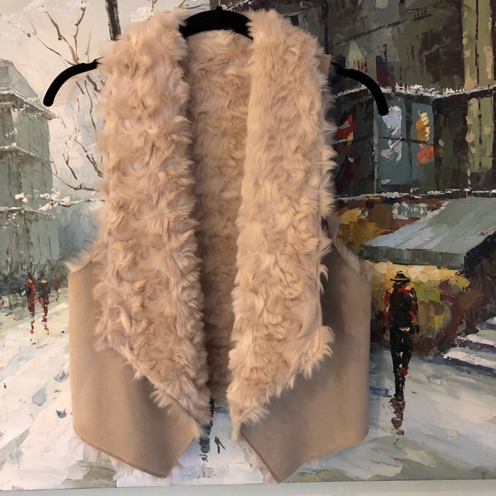 Vest - Picture 1 of 8